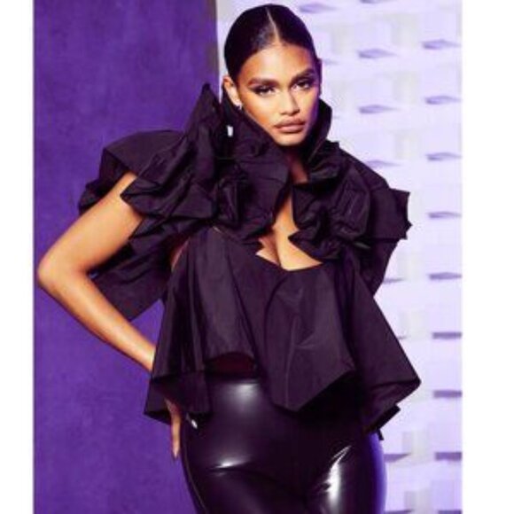 Novaluxe Tops - 💥STUNNINGLY BEAUTIFUL💥 Ruffle Trim Corset Top in Black